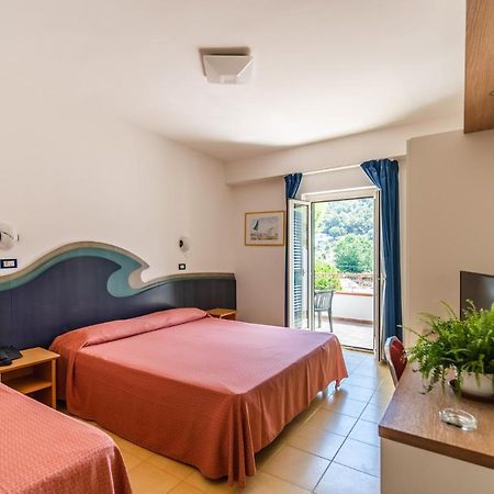 Hotel D'Amato Пешичи Екстериор снимка