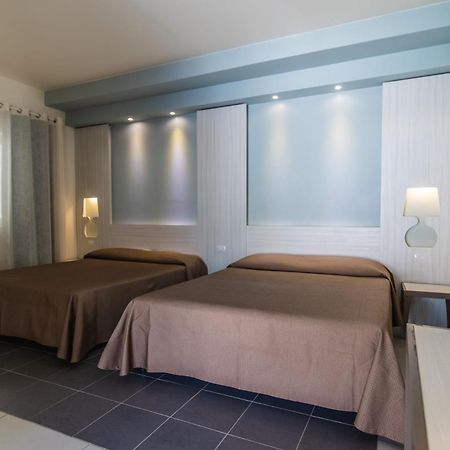 Hotel D'Amato Пешичи Екстериор снимка