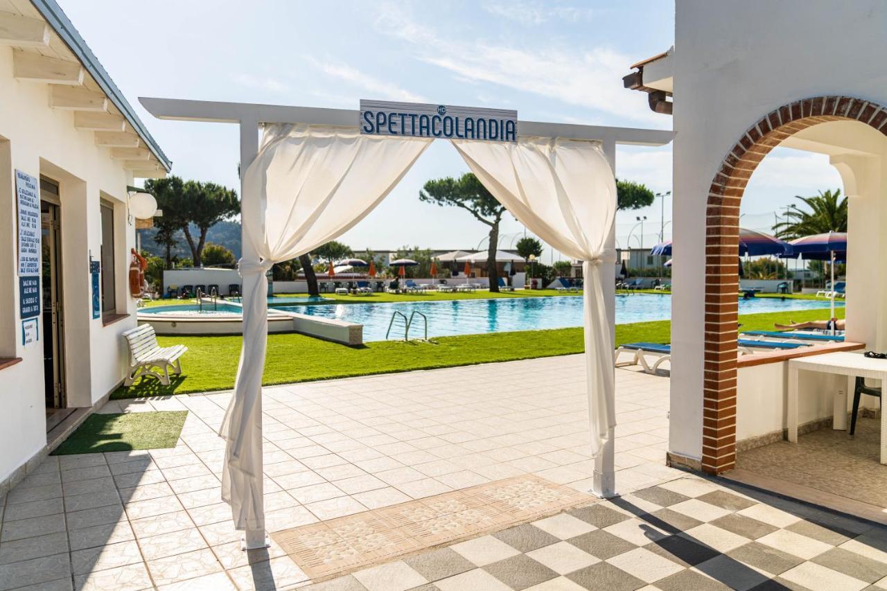 Hotel D'Amato Пешичи Екстериор снимка