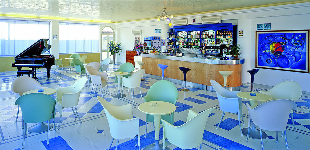 Hotel D'Amato Пешичи Екстериор снимка
