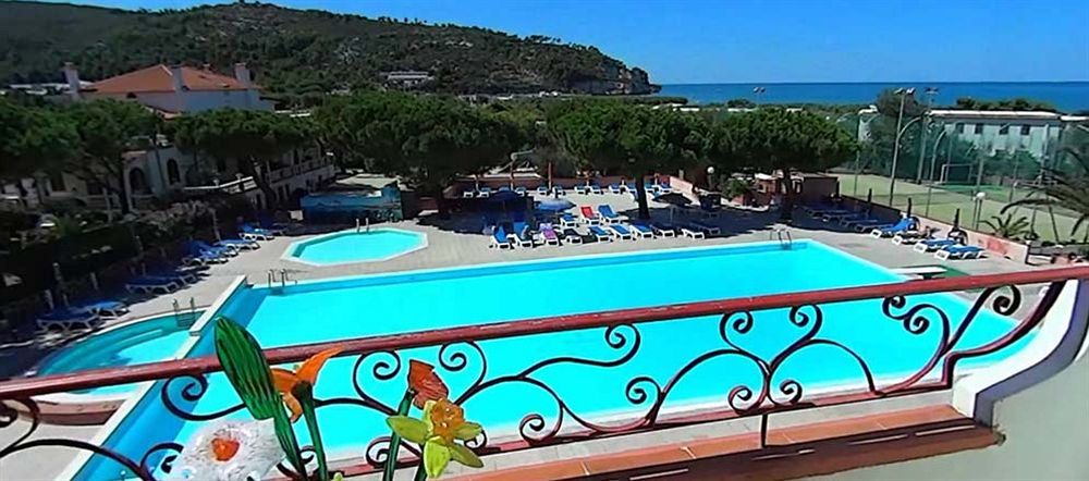 Hotel D'Amato Пешичи Екстериор снимка