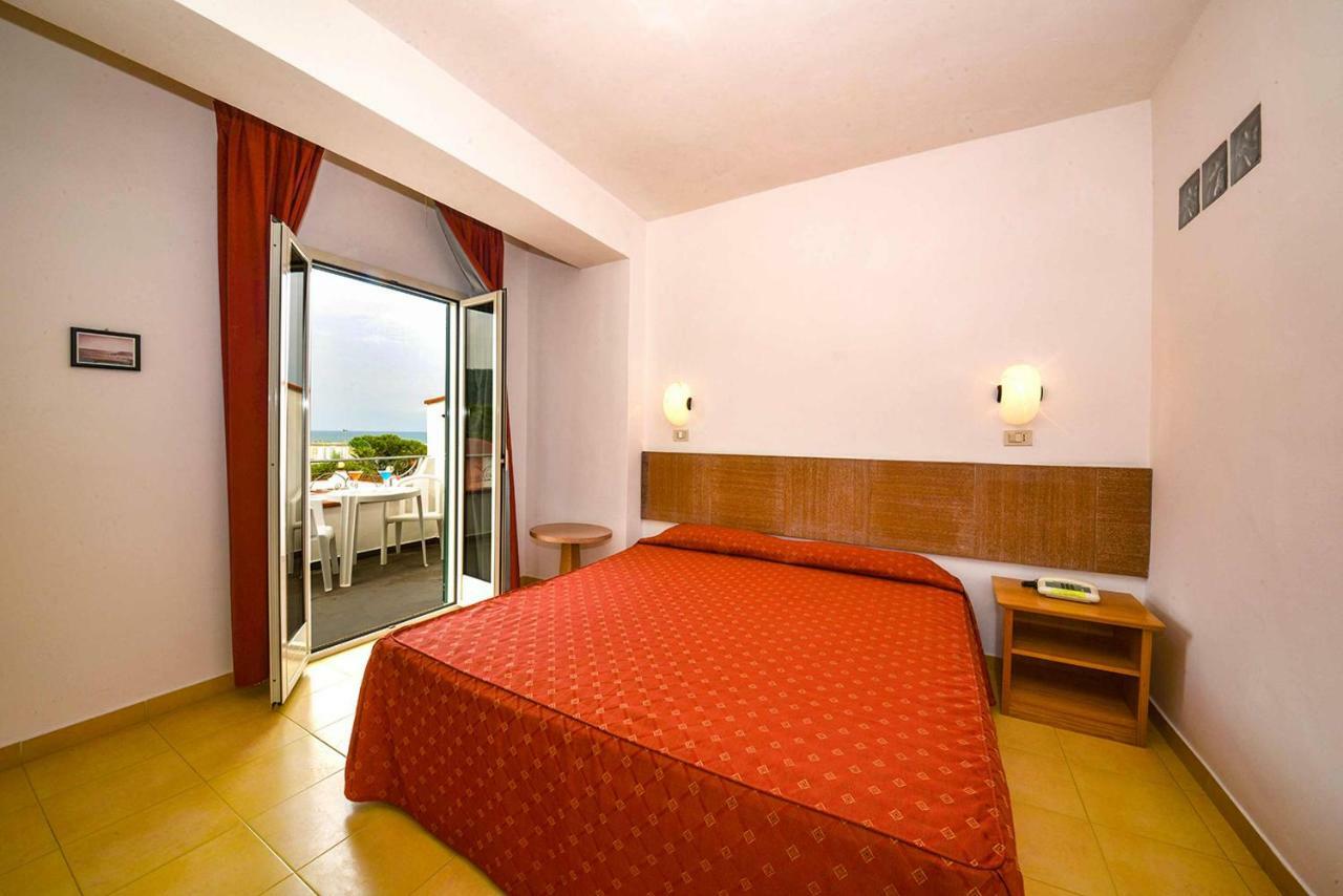 Hotel D'Amato Пешичи Екстериор снимка