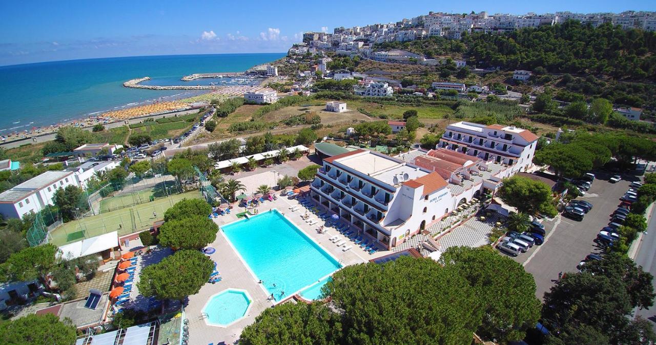 Hotel D'Amato Пешичи Екстериор снимка