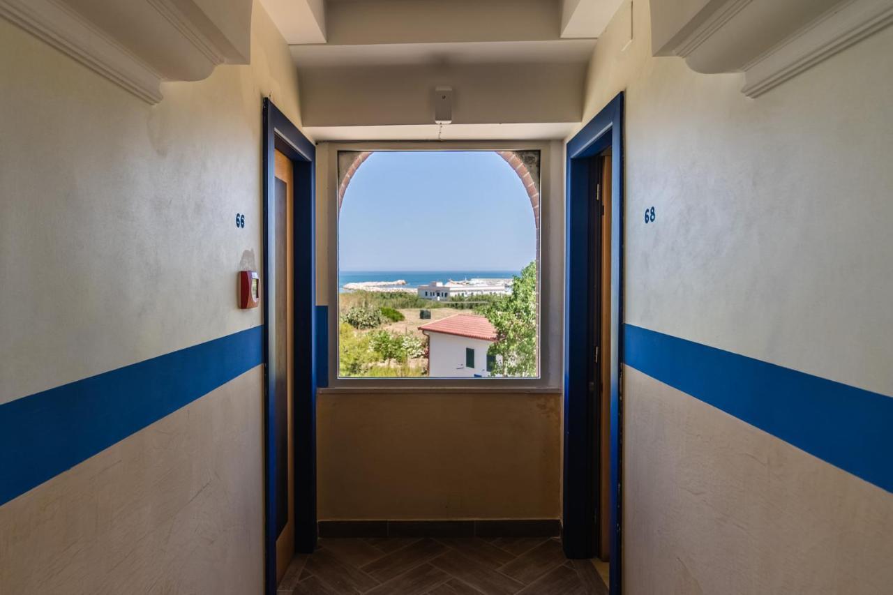 Hotel D'Amato Пешичи Екстериор снимка